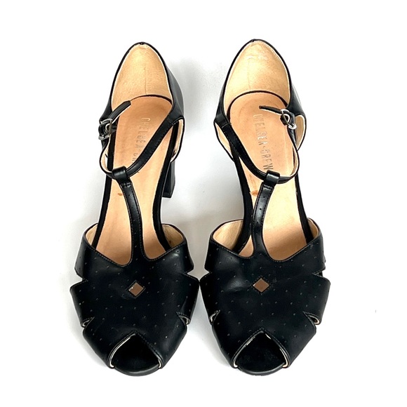 Black leather, chunky heel, peep toe T-strap pump. Pin-up 50’s style dance heel - Picture 9 of 16